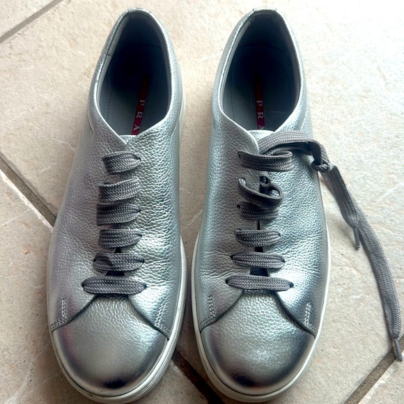 Prada unisex sneakers fits women size 81/2-9-38-39! Men size 6- - Picture 1 of 6